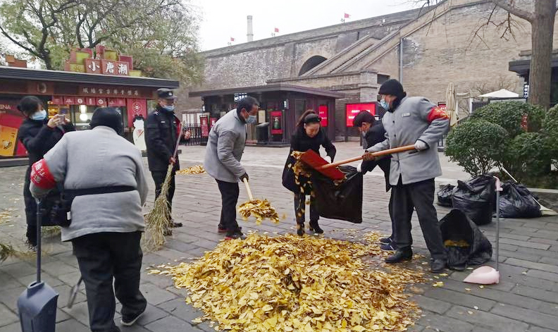 明年再见 历时34天后西安城墙中山门网红银杏叶景观撤场