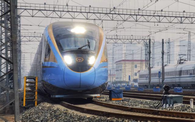 新型“复兴号”动车组“落户”银西高铁