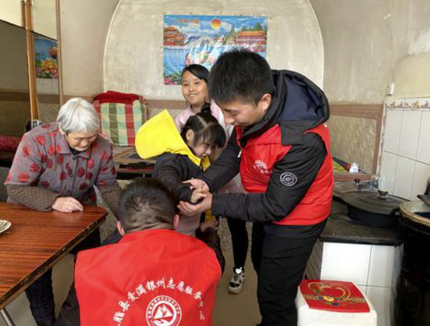 米脂：1072名兒童收到新棉衣