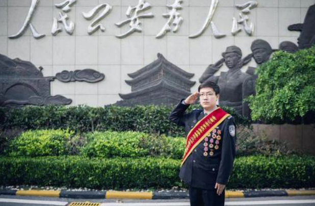 高智君：“如果有下輩子，我還做刑警！”
