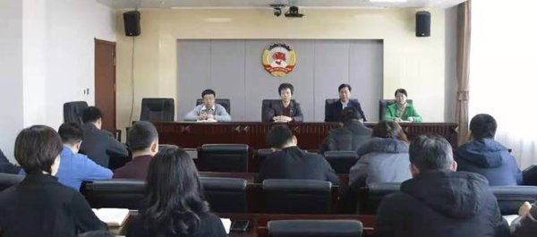 府谷縣政協(xié)主席楊艾霞傳達(dá)省政協(xié)第十二屆第十四次常委會會議精神