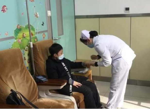 一件小事、兩位護(hù)士、一座充滿溫暖的城市