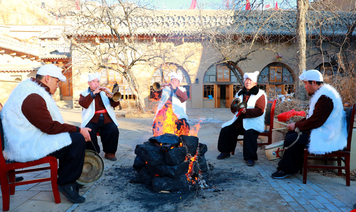 米脂县举办纪念“十二月会议”召开73周年暨米脂县杨家沟干部培训学院挂牌仪式