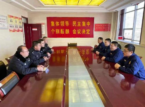 榆綏高交中隊與米脂消防大隊召開惡劣天氣交通管理應(yīng)急救援工作座談會
