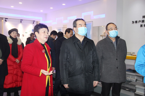 寶雞市政協(xié)黨組書記何存貴在企業(yè)調(diào)研時強調(diào)：堅定信心加快發(fā)展步伐