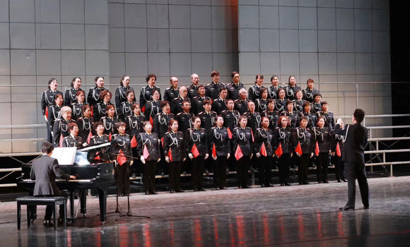 用歌声温暖身边人 — —记陕西省老警官合唱团