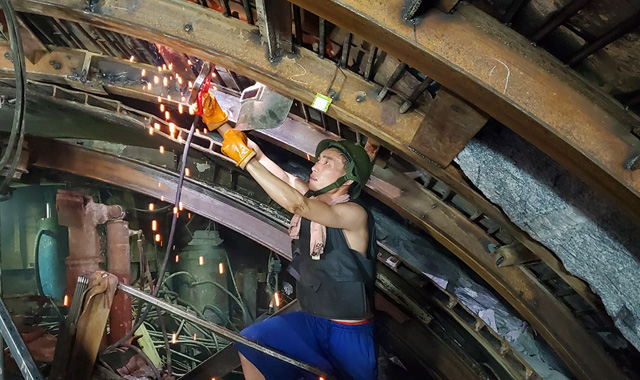 流淌在地下的光