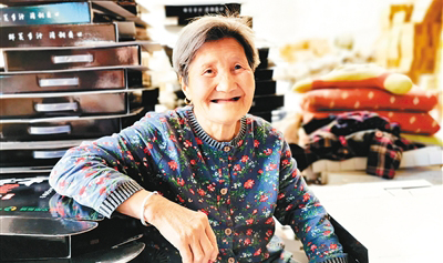 一次偶然机会 80岁崔奶奶成了全国网红