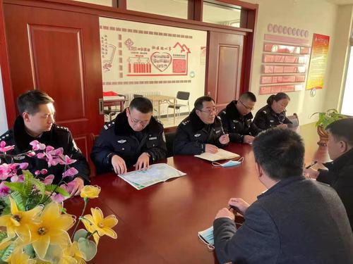 榆林市公安榆陽(yáng)分局崇文路派出所召開(kāi)警民座談會(huì)