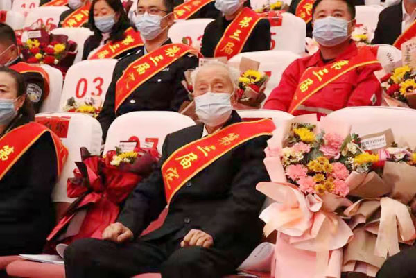 榜樣引領(lǐng)新三風(fēng) 爭(zhēng)做最美定邊人 | 定邊縣表彰第三屆 “定邊好人”和第二屆“文明家庭”