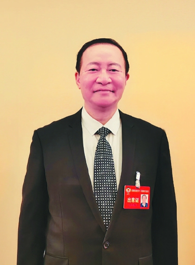 省政協(xié)常委、省總工會副主席、省國防工會主席吳志毅加大城市深度困難職工解困脫困幫扶力度