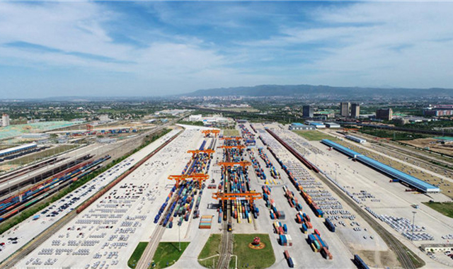 驰骋“十四五”征程 “钢铁驼队”高质量开行