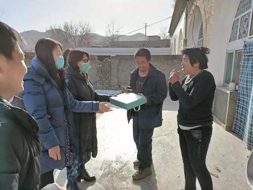 米脂縣殘聯走訪慰問重度殘疾人