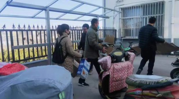 榆林福彩中心開展社區(qū)治理志愿服務活動