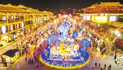 萬盞花燈點(diǎn)亮古城 新春燈會(huì)年味十足