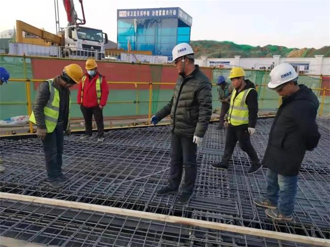 咸陽：這個(gè)春節(jié)不停工 留咸過年也暖心