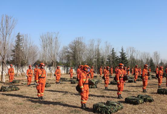 全天候野外實戰(zhàn)訓練 保護秦嶺森林資源