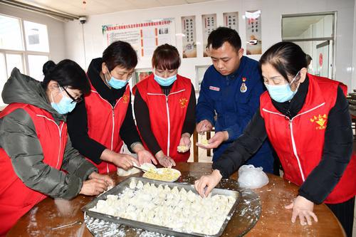 正月里來鬧元宵 志愿服務(wù)不打烊
