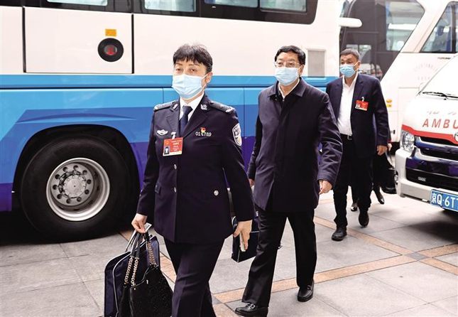 【全国两会】履职尽责共赴新征程