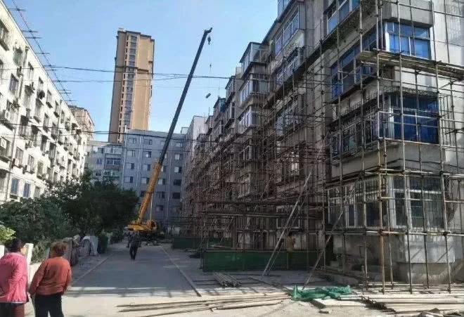 会场连线 | 郝际平：将老旧门窗更换纳入老旧小区改造补贴范围