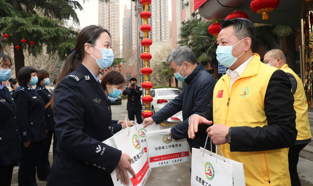 庆“三八”爱心慰问活动走进省女子监狱