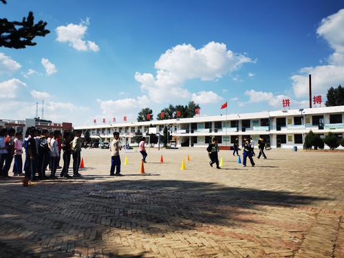 靖邊縣小河鎮(zhèn)九年制學校獲批為榆林市首家“紅軍小學”