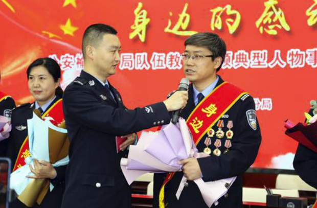 榆林公安榆陽分局舉辦先進典型事跡宣講報告會