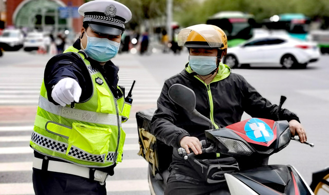 西安重拳整治快递外卖骑手交通违法行为
