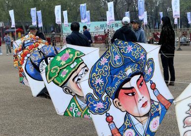 大明宮國家遺址公園第十屆風(fēng)箏節(jié)浪漫啟幕