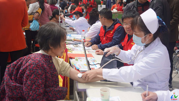 洛南開展2021年科技文化衛(wèi)生“三下鄉(xiāng)”集中服務(wù)活動