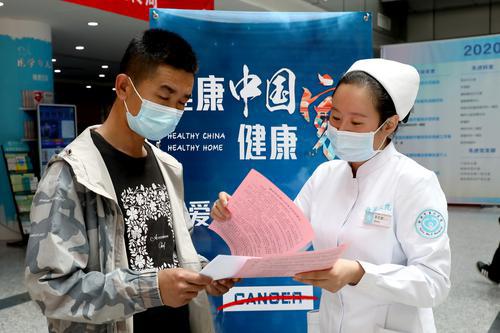 關“癌”生命，你我在行動 榆林二院開展全國腫瘤防治宣傳周義診活動