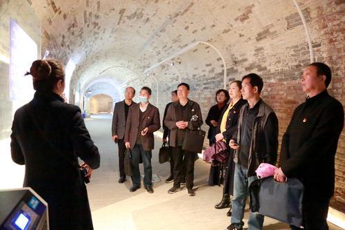 鳳縣政協(xié)組織退休黨員開展黨史學(xué)習(xí)教育主題黨日活動