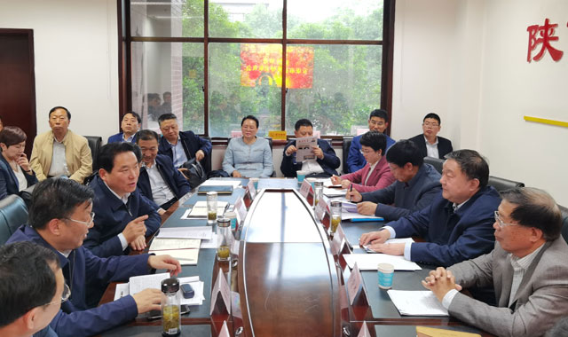 安康市市长赵俊民一行走访省慈善协会 吴前进出席座谈会并讲话