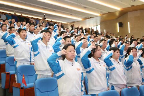 傳五四薪火明初心 燃紅色青春跟黨走——西咸新區(qū)舉行2020年“兩紅兩優(yōu)”表彰“好青年（集體）”發(fā)布大會