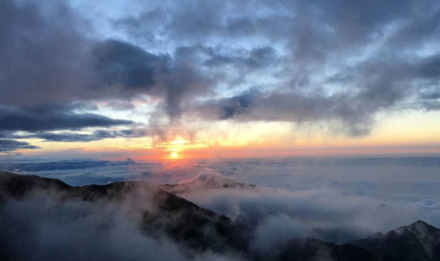 不是大海，是秦岭！不是瑞士，是陕西！