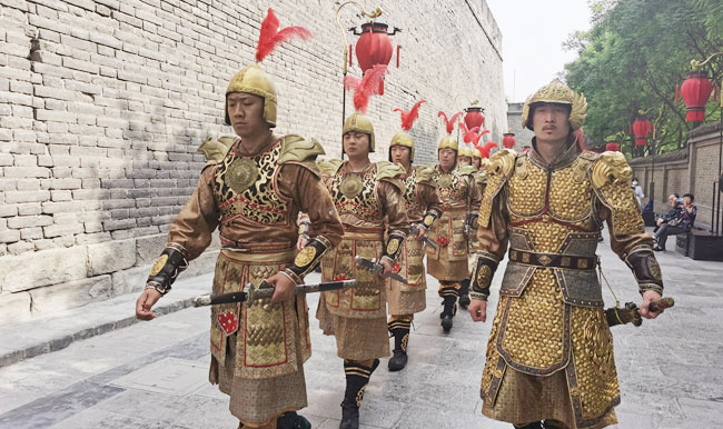 “金甲武士”助力文明建设有新意