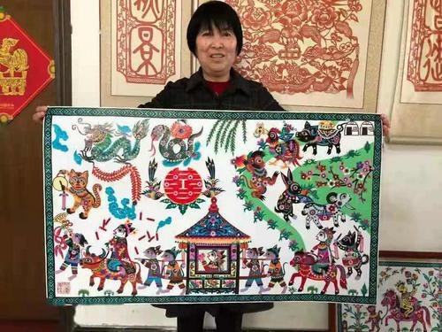 何愛(ài)葉：在剪紙中勾勒家鄉(xiāng)的模樣