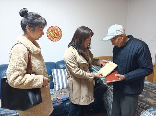 李生欣：義務(wù)做服務(wù) 薪火代代傳