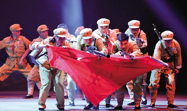 秦腔现代戏《张富清1948》讲述英雄故事