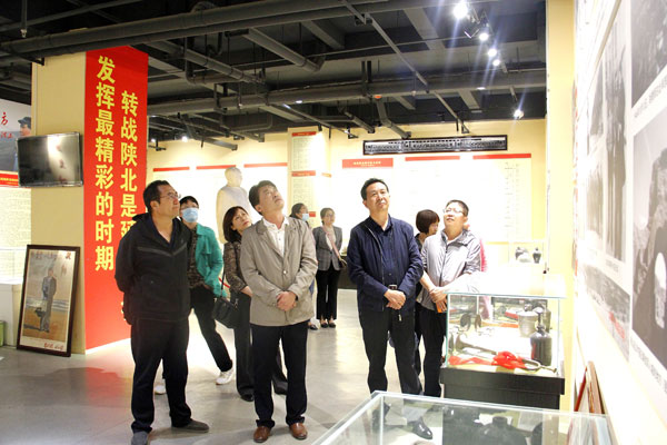 榆林市政協(xié)經(jīng)濟(jì)委開(kāi)展“走進(jìn)觀止”主題黨日活動(dòng)