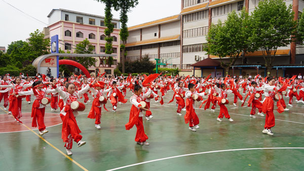 洛南縣西街小學舉辦第八屆校園文化藝術節