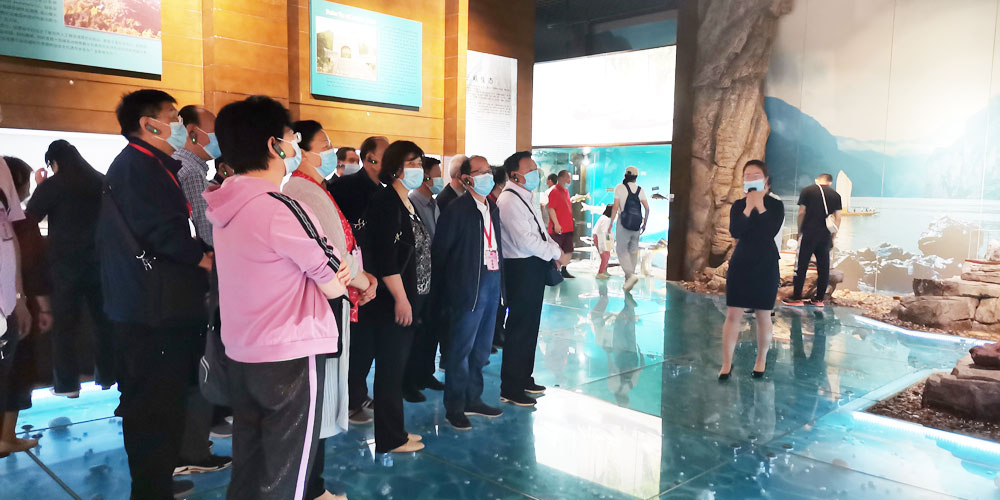 榆林市委老干部局組織離退休干部赴重慶成都開展“學黨史踐初心”學習參觀活動
