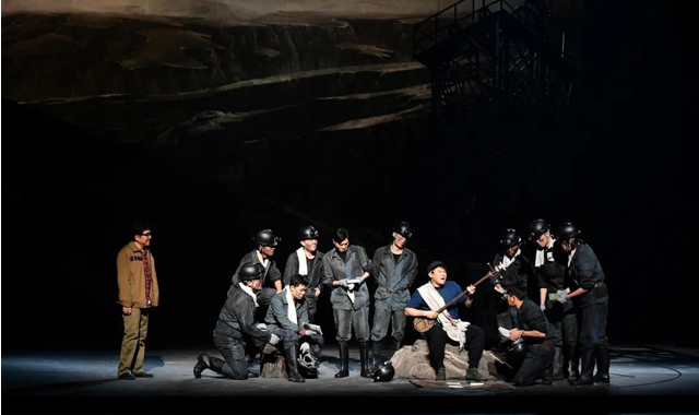  话剧《路遥》在中国国家话剧院上演