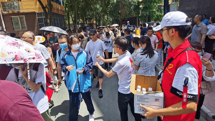 “服務十四運  奉獻我的城” 大秦之水愛心助高考送水活動在全省全面開展