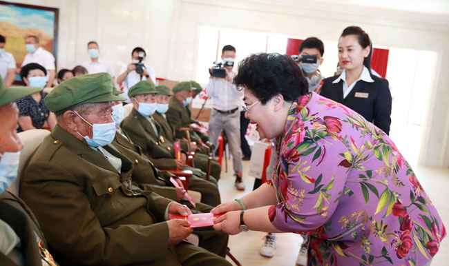 “永远跟党走·曜阳中国行”系列公益活动在延安举行