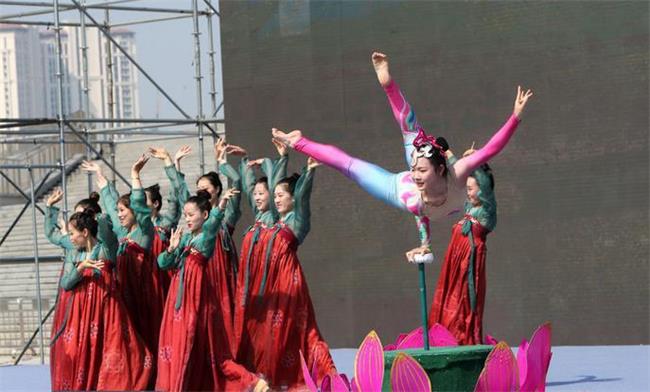 “相約西安 筑夢全運”西安市迎十四運非遺傳統(tǒng)體育展演在奧體中心舉行