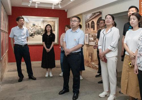 榆林市政協(xié)組織機(jī)關(guān)干部赴綏德縣郝家橋等革命舊址參觀學(xué)習(xí)
