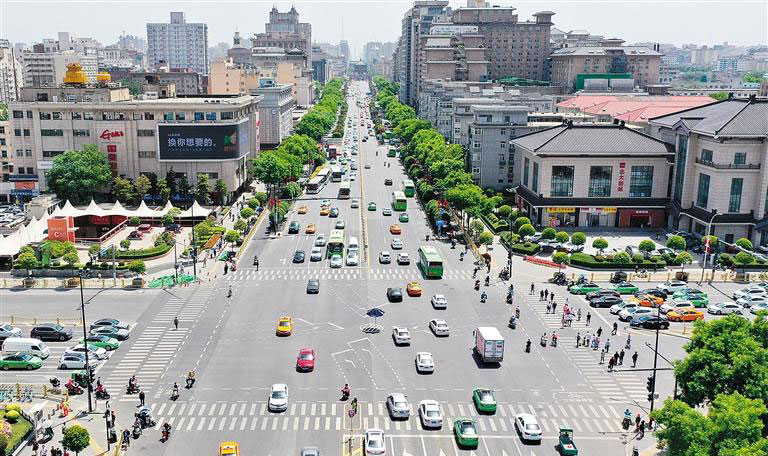 西安市全力打造15分钟交通便民服务圈 新开调整公交线路40条 夜间公交占比居全国首位