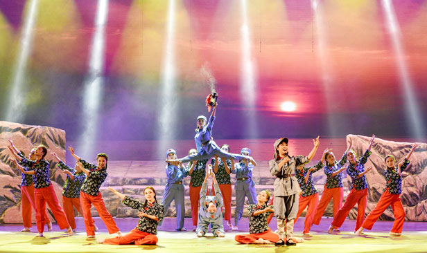 大型情景组歌《红色照金》首演