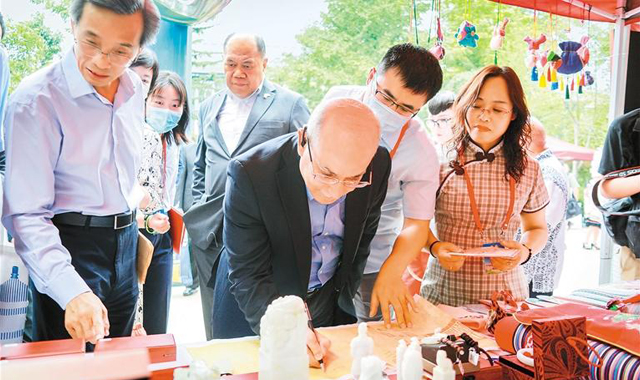 西安元素惊艳亮相 长安风情魅力无穷